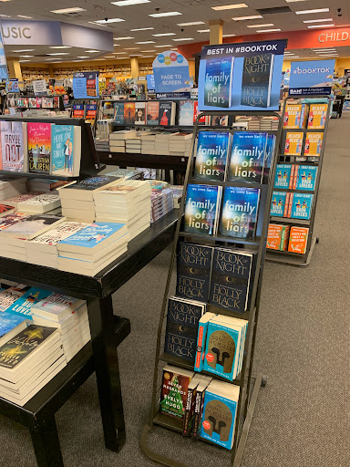 Book Store «Books-A-Million», reviews and photos, 5125 Jonestown Rd #465, Harrisburg, PA 17112, USA