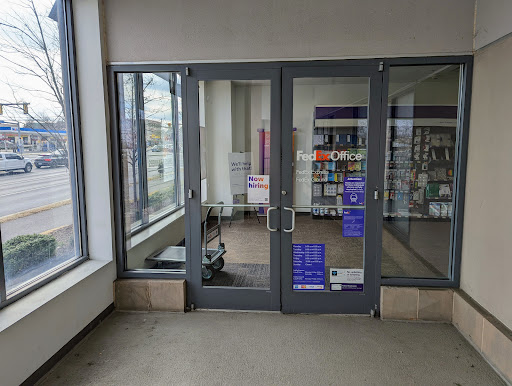 Print Shop «FedEx Office Print & Ship Center», reviews and photos, 8190 Strawberry Ln #9, Falls Church, VA 22042, USA