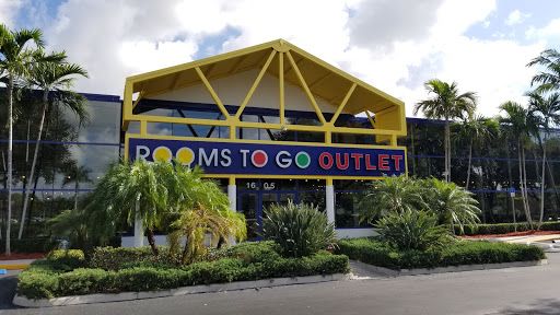 Furniture Store «Rooms To Go & Rooms To Go Kids Furniture Store - Oakland Park», reviews and photos, 1605 W Oakland Park Blvd, Oakland Park, FL 33311, USA