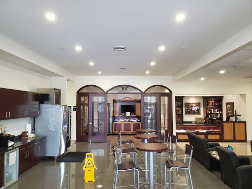 Car Dealer «Tommie Vaughn Ford», reviews and photos, 1201 N Shepherd Dr, Houston, TX 77008, USA