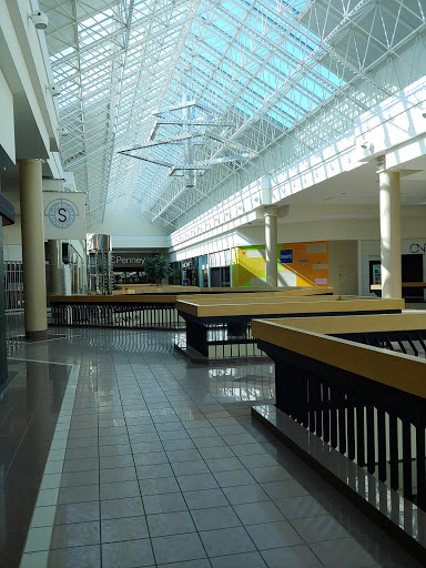 Movie Theater «Regal Cinemas Shoppingtown Mall 14», reviews and photos, 3649 Erie Blvd E, Syracuse, NY 13214, USA