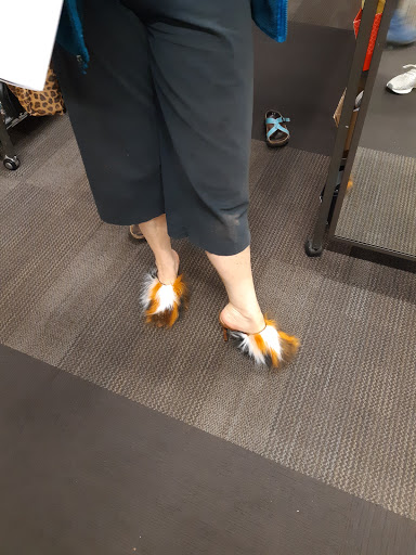 Shoe Store «DSW Designer Shoe Warehouse», reviews and photos, 17158 Redmond Way, Redmond, WA 98052, USA