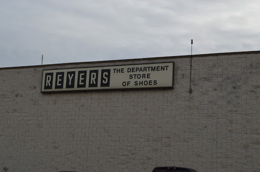 Shoe Store «Reyers Shoe Store», reviews and photos, 40 S Water Ave, Sharon, PA 16146, USA