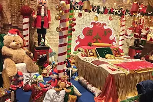 La Fabbrica di Babbo Natale image