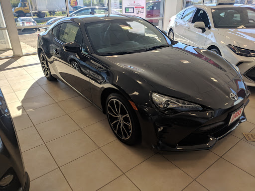 Toyota Dealer «Voss Toyota», reviews and photos, 2110 Heller Dr, Dayton, OH 45434, USA