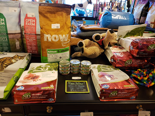 Pet Supply Store «Tre Bone Pet Supply LLC», reviews and photos, 8326 N Lombard St, Portland, OR 97203, USA