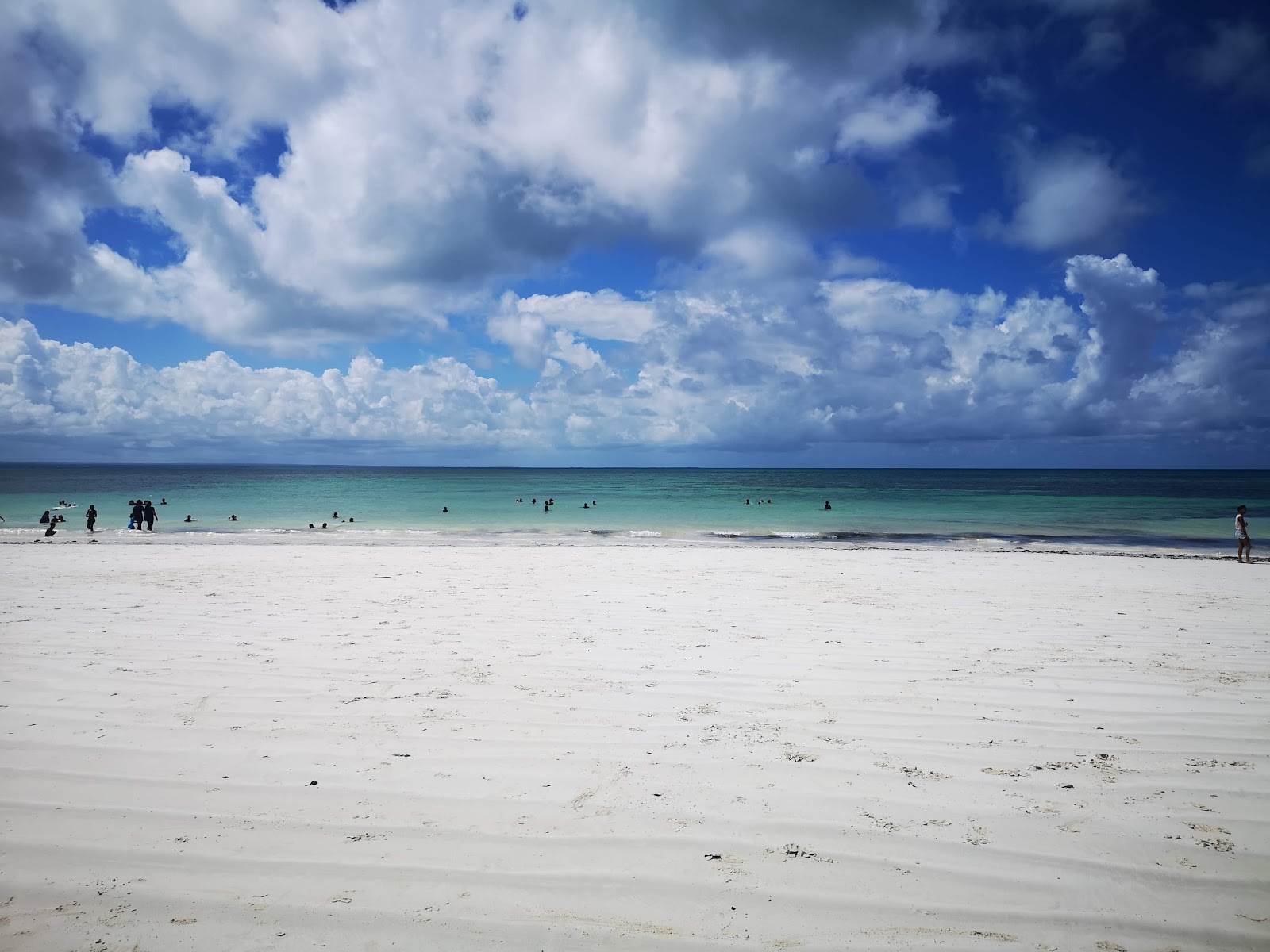 Foto van Mossuril Beach en de nederzetting