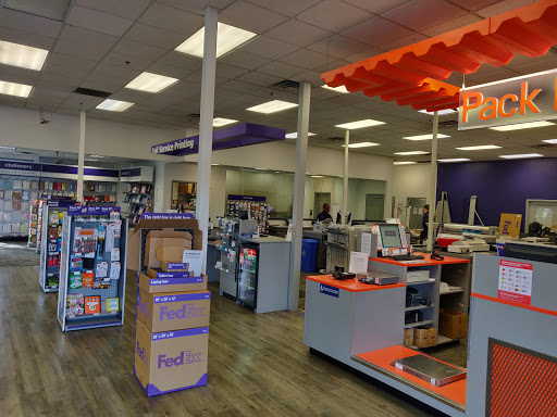 Print Shop «FedEx Office Print & Ship Center», reviews and photos, 1780 W Chandler Blvd, Chandler, AZ 85224, USA