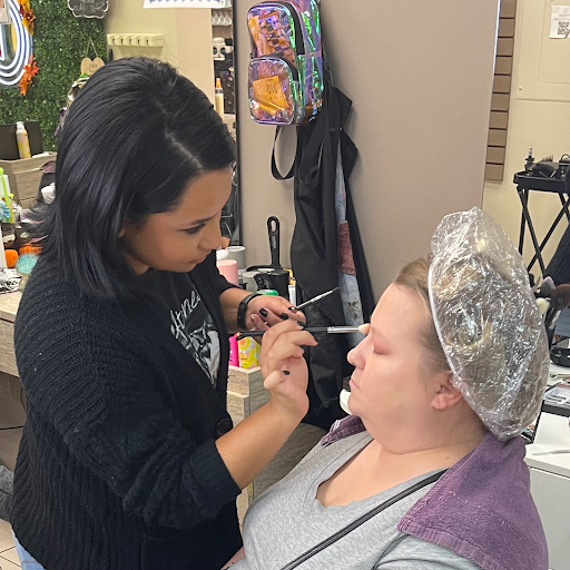 Hair Salon «Cuttin-Loose Hair Salon», reviews and photos, 523 N Krome Ave, Homestead, FL 33030, USA