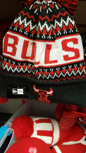 Sportswear Store «Sports Outlet Express», reviews and photos, 386 E Golf Rd, Arlington Heights, IL 60005, USA