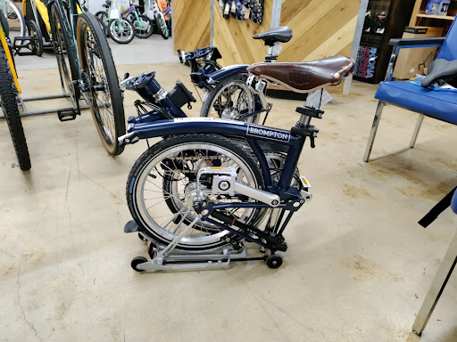 Bicycle Store «Cosmic Bikes Inc.», reviews and photos, 4641 N Milwaukee Ave, Chicago, IL 60630, USA