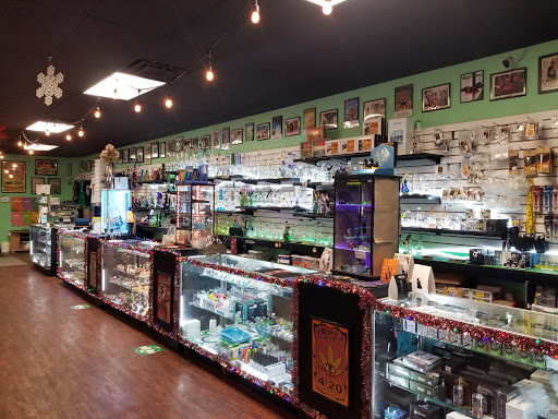 Tobacco Shop «BDT Smoke Shops», reviews and photos, 21640 John R Rd, Hazel Park, MI 48030, USA