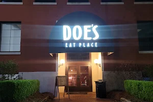 Doe's Eat Place Of Monroe image