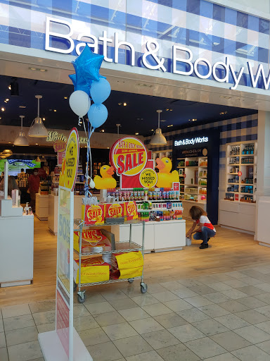 Shopping Mall «Connecticut Post Mall», reviews and photos, 1201 Boston Post Rd, Milford, CT 06460, USA