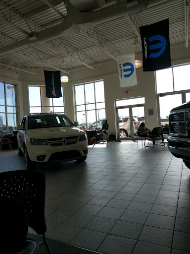Car Dealer «Falls Chrysler Jeep Dodge», reviews and photos, 4100 State Rd, Cuyahoga Falls, OH 44223, USA