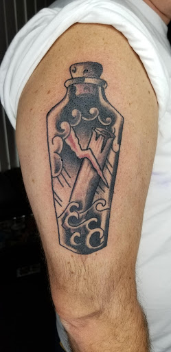 Tattoo Shop «Hula Moon Tattoo Studio», reviews and photos, 473 N Pace Blvd, Pensacola, FL 32505, USA