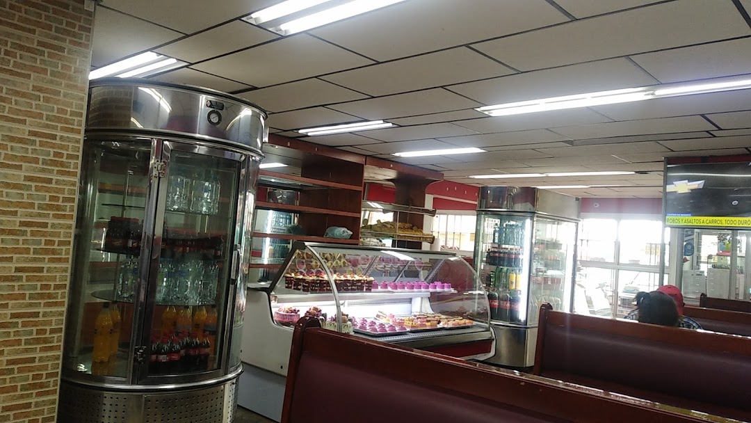 Real Danesa Panadería - Restaurante - Cafetería