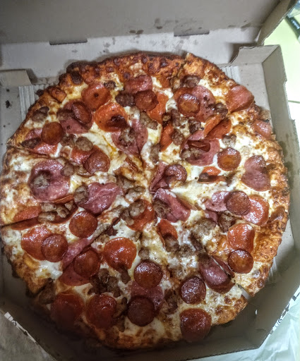 Pizza Restaurant «Round Table Pizza», reviews and photos, 10070 SW Barbur Blvd, Portland, OR 97219, USA