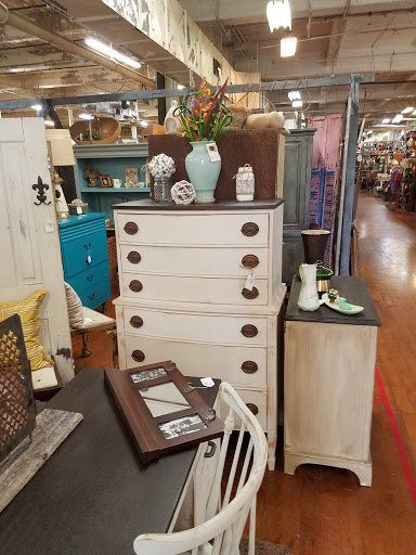 Antique Furniture Store «Jarfly Antique Market», reviews and photos, 47 Railroad Ave, Jefferson, GA 30549, USA