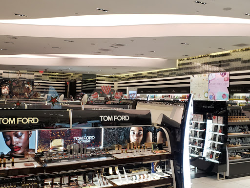 Cosmetics Store «SEPHORA», reviews and photos, 270 N Beverly Dr, Beverly Hills, CA 90210, USA