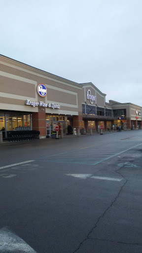 Grocery Store «Kroger», reviews and photos, 305 E Lewis and Clark Pkwy, Clarksville, IN 47129, USA