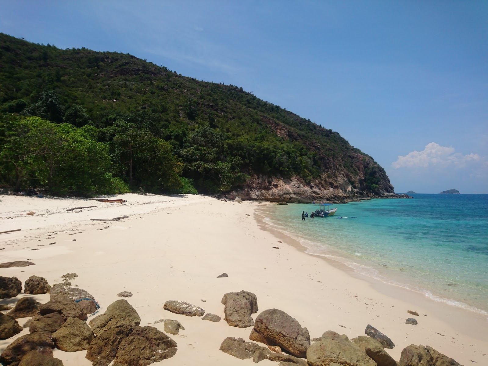 Fotografie cu Pulau Sembilang cu o suprafață de nisip alb