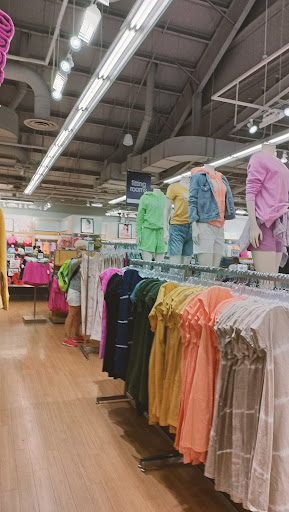 Clothing Store «Gap Outlet», reviews and photos, 470 Evergreen Ct, Central Valley, NY 10917, USA