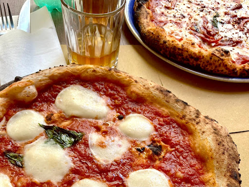 A Quartrian Pizzeria in Napoli, Città Metropolitana di Napoli