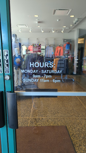 Sportswear Store «Columbia Sportswear Outlet», reviews and photos, 3 Monroe Pkwy, Lake Oswego, OR 97035, USA