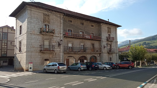 Palacio de Revillagigedo P.º Barón de Adzaneta, 16, 39800 Ramales de la Victoria, Cantabria, España