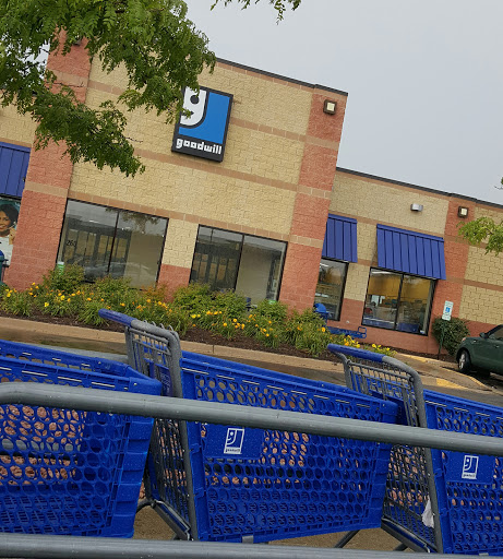 Non-Profit Organization «Goodwill Store & Donation Center», reviews and photos, 260 Randall Rd, Elgin, IL 60123, USA