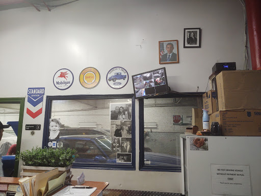 Auto Body Shop «Wreck & Roll Autobody Inc», reviews and photos, 5436 S Ashland Ave, Chicago, IL 60609, USA
