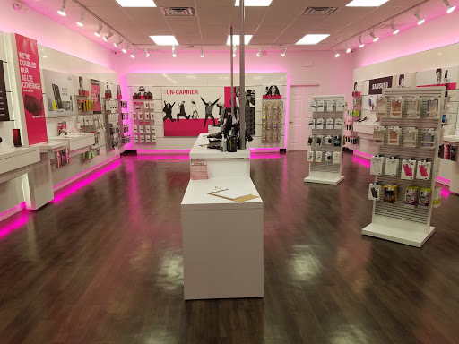Cell Phone Store «T-Mobile», reviews and photos, 313 NW Commons Loop #119c, Lake City, FL 32055, USA