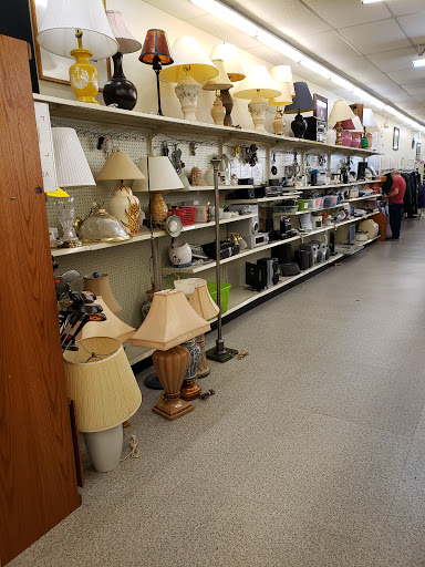 Thrift Store «Gulfside Hospice Thrift Shoppe», reviews and photos, 36524 FL-54, Zephyrhills, FL 33542, USA