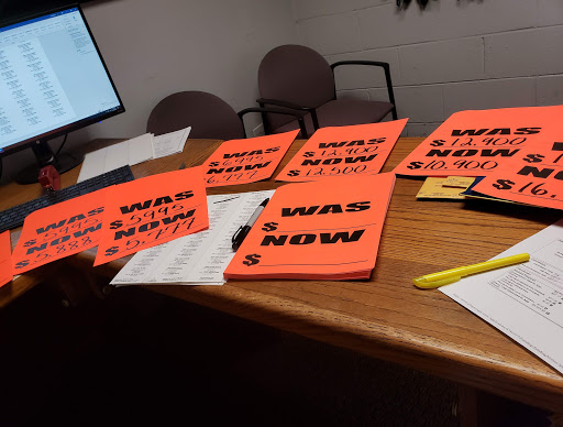 Car Dealer «Auto Outpost North Inc», reviews and photos, 4710 W Elm St, McHenry, IL 60050, USA