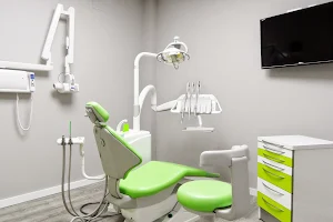 Centro Dental Coeli * Dra Regina Salvador Carrancio image