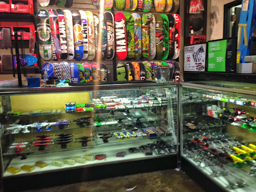 Clothing Store «Zumiez», reviews and photos, 575 E University Pkwy h141, Orem, UT 84097, USA