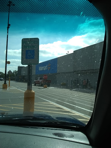 Department Store «Walmart Supercenter», reviews and photos, 3003 N Highway 61, Muscatine, IA 52761, USA