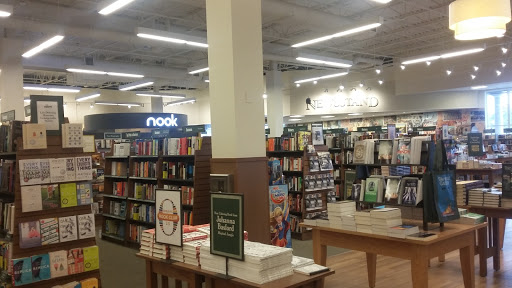 Book Store «Barnes & Noble Booksellers Fredericksburg/ Central Park», reviews and photos, 1220 Carl D. Silver Parkway, Fredericksburg, VA 22401, USA