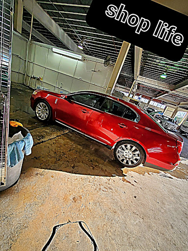 Auto Body Shop «Atlas Body Shop», reviews and photos, 922 E Carson, San Antonio, TX 78208, USA