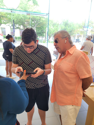 Computer Store «Apple Knox Street», reviews and photos, 3101 Knox St, Dallas, TX 75205, USA