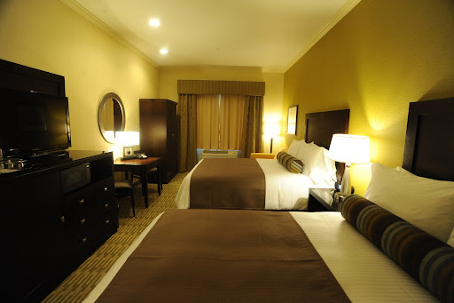 The Oaks Hotel & Suites image