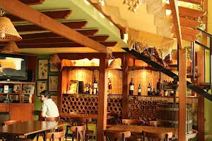 Restaurante La Vitrola image