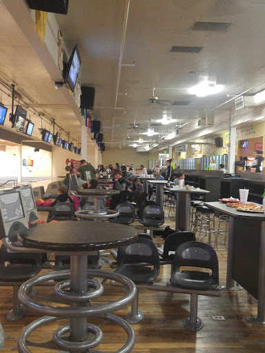 Bowling Alley «Triangle Bowl», reviews and photos, 700 Triangle Ctr, Longview, WA 98632, USA