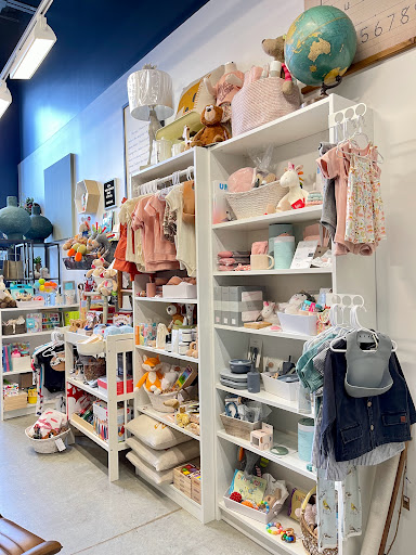 Home Goods Store «Rusted Window», reviews and photos, 99 E Carmel Dr Suite 140, Carmel, IN 46032, USA