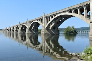 Veterans Memorial Bridge image
