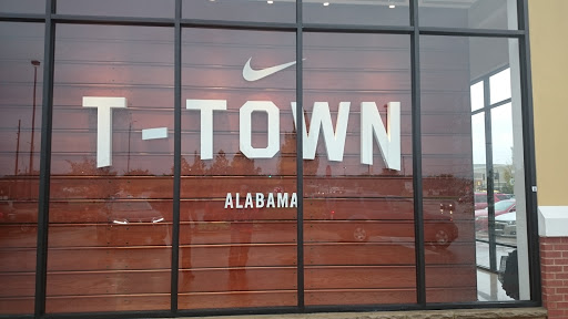 Nike Factory Store, 1800 McFarland Blvd E #100, Tuscaloosa, AL 35404, USA, 