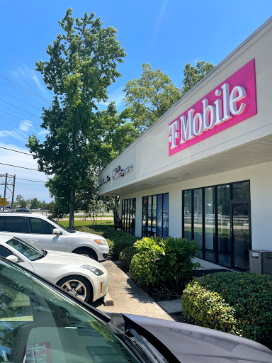 T-Mobile, 206 Lake Dr Suite 5, Covington, LA 70433, USA, 