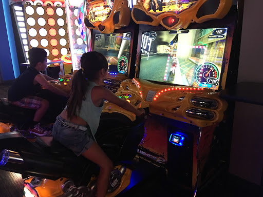 Shopping Mall «The Promenade at Howard Hughes Center», reviews and photos, 6081 Center Dr, Los Angeles, CA 90045, USA