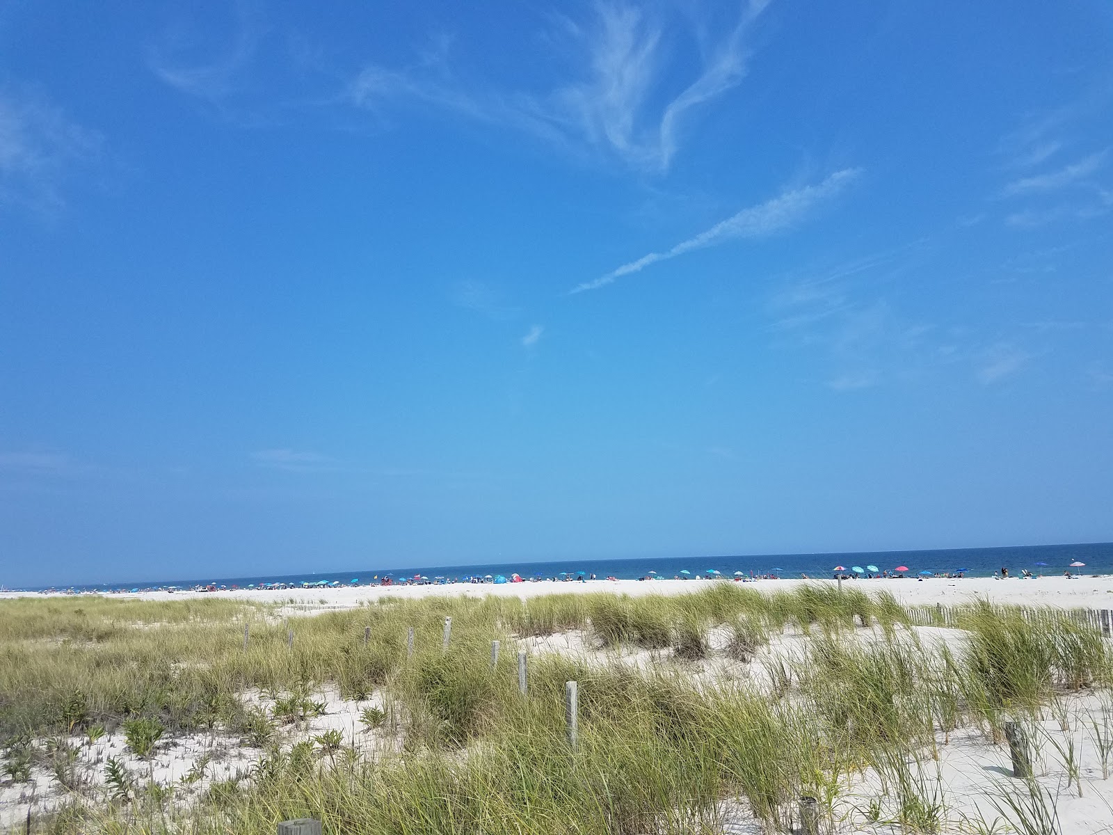 Fotografie cu Atlantic Ocean Beachfront cu drept și lung